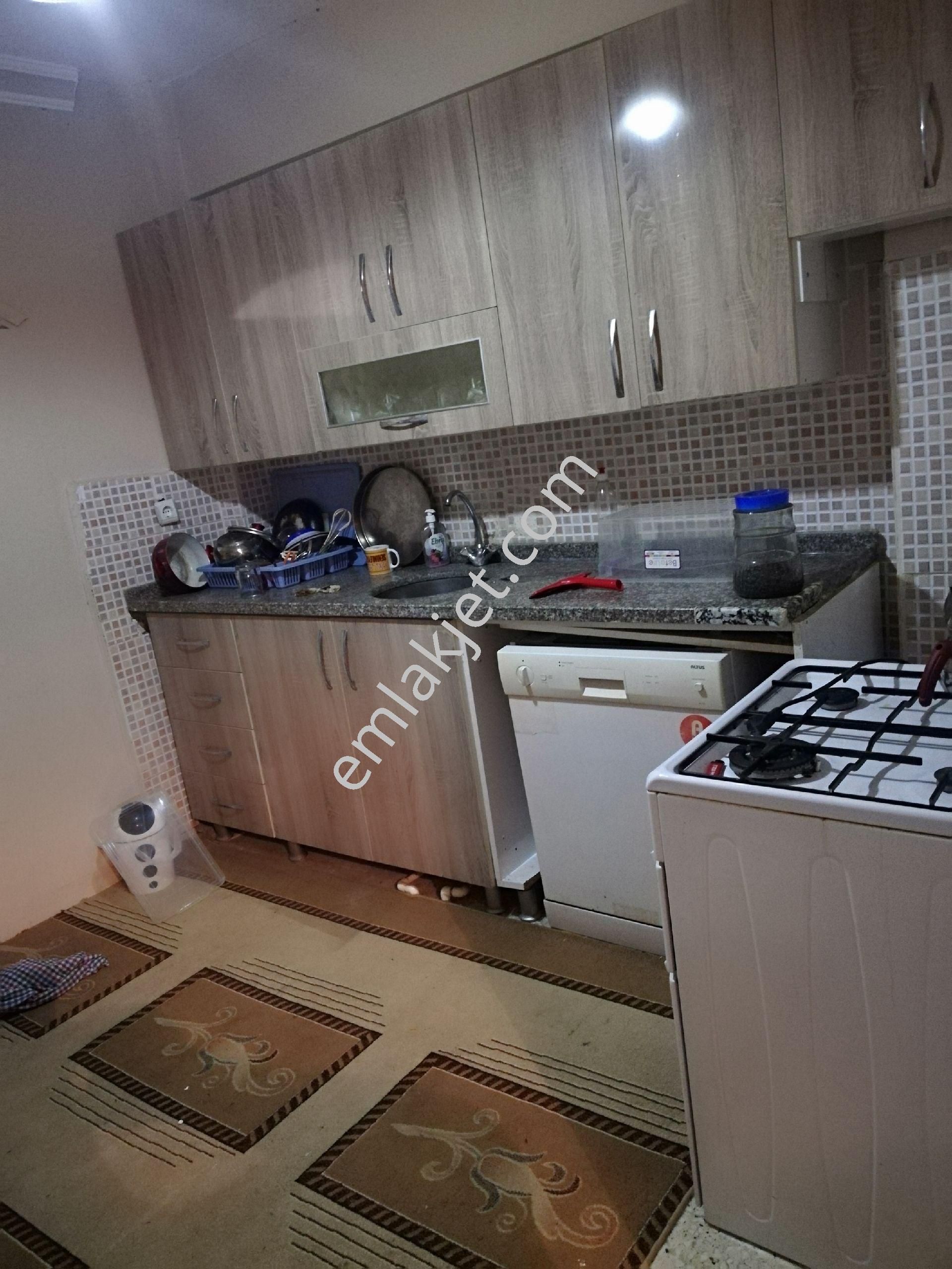 Emlakçıdan Adana Seyhan Yeşilyurt Mahallesi 2+1 Kiralık Daire 1.100 TL