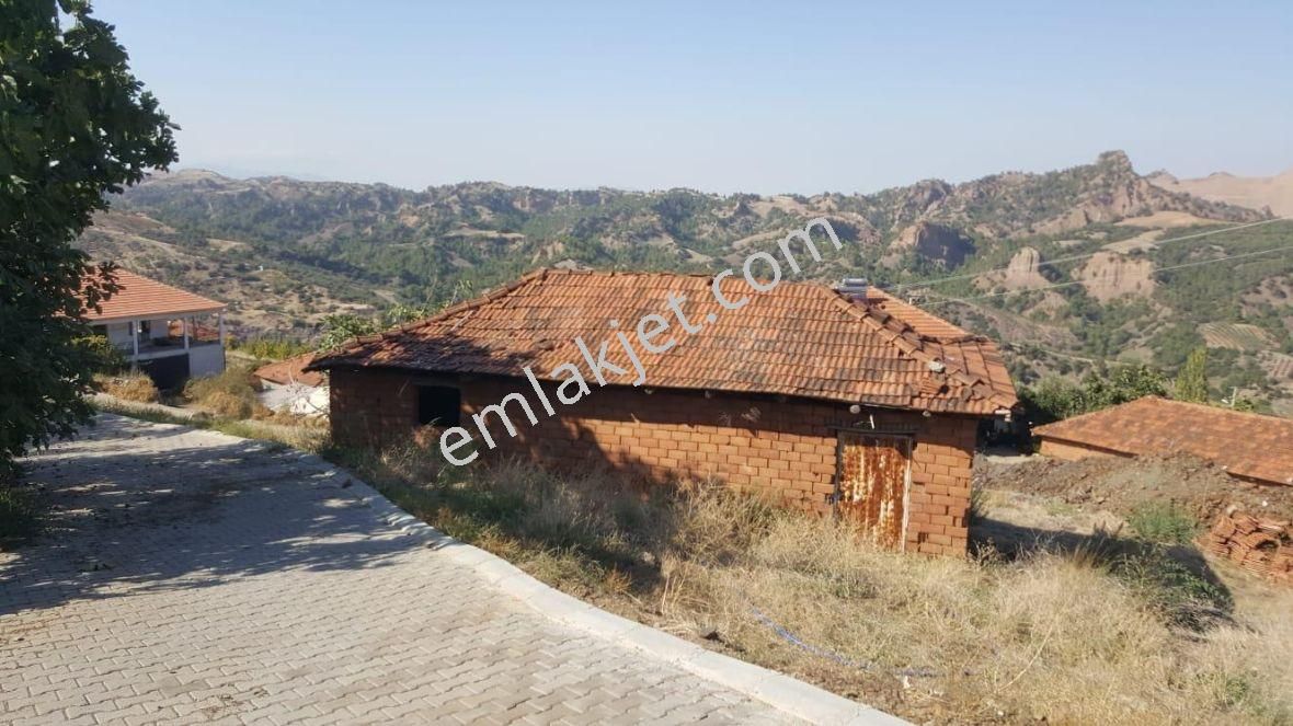 Emlakçıdan Manisa Salihli Başlıoğlu Mahallesi Satılık Çiftlik 250.000