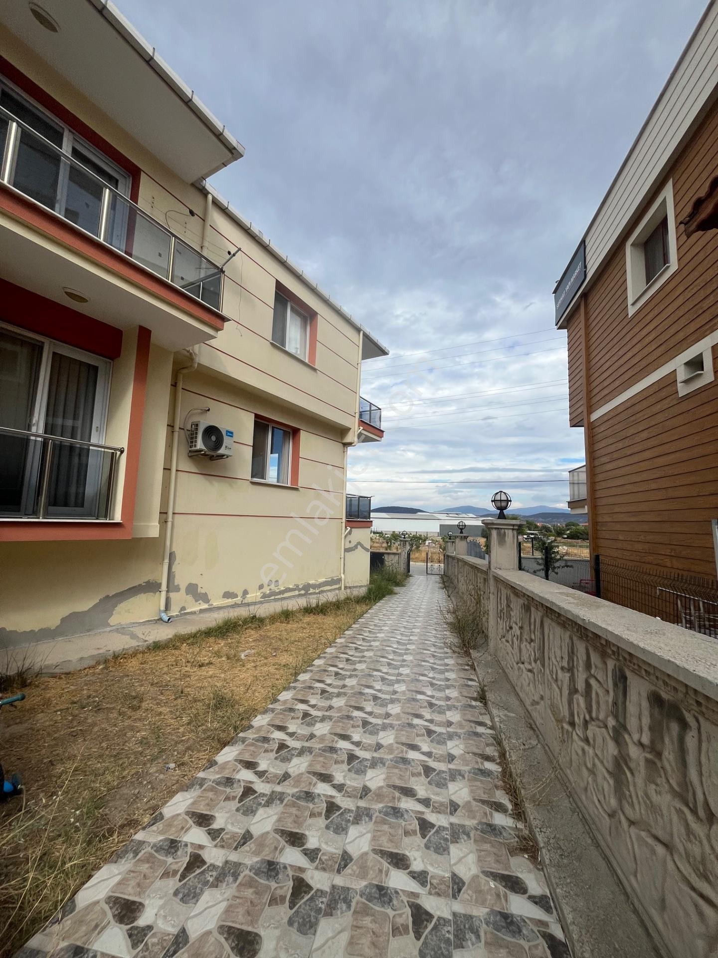 Foça Bağarasında Güzel Konuma Sahip Satılık 2+1 Fırsat Daire - Görsel 21