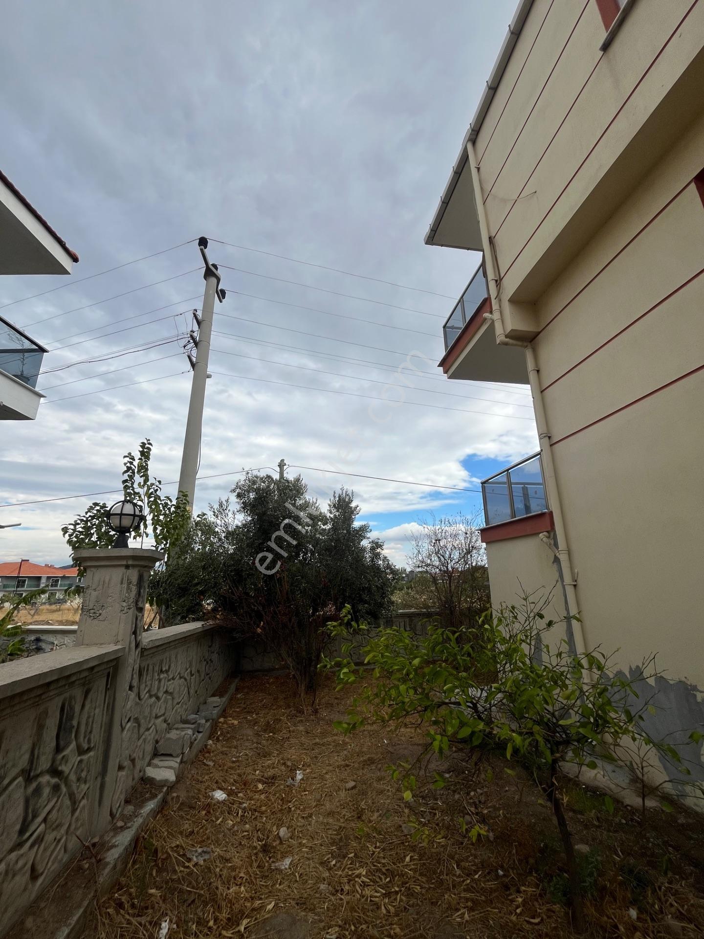 Foça Bağarasında Güzel Konuma Sahip Satılık 2+1 Fırsat Daire - Görsel 24