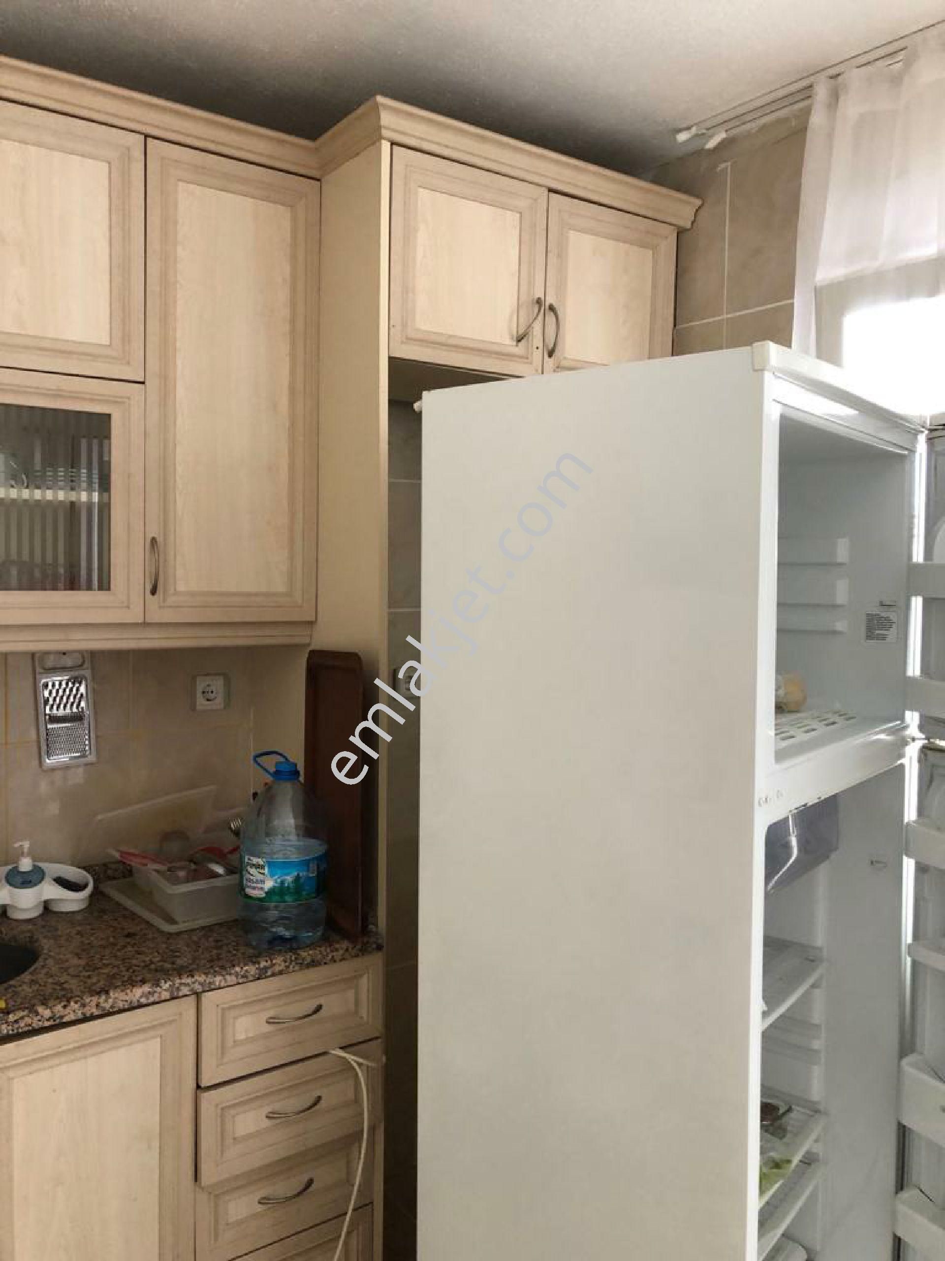 Emlakçıdan İzmir Dikili Çandarlı Mahallesi 3+1 Satılık Müstakil 470.000