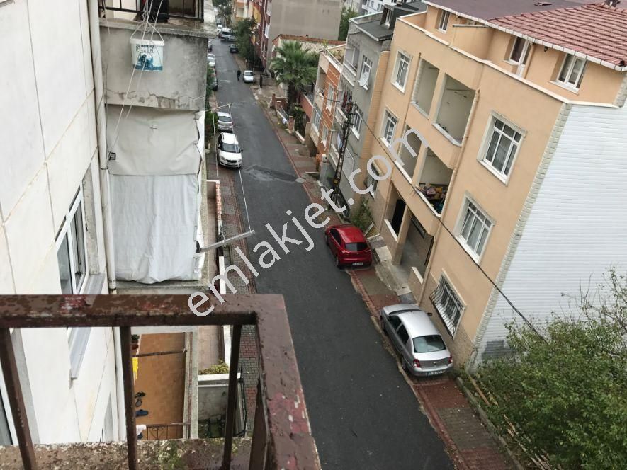 Emlakçıdan İstanbul Ümraniye Ihlamurkuyu Mahallesi 2+1 Kiralık Daire 1.