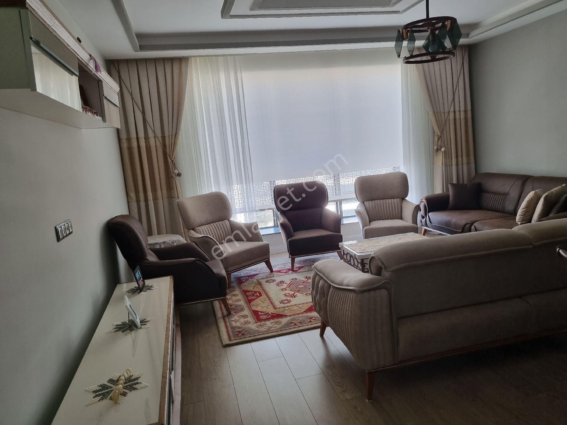 Kemalöz Mahallesinde Sancak Şehirde Ara Kat Lüks Daire Site İçinde Satılık