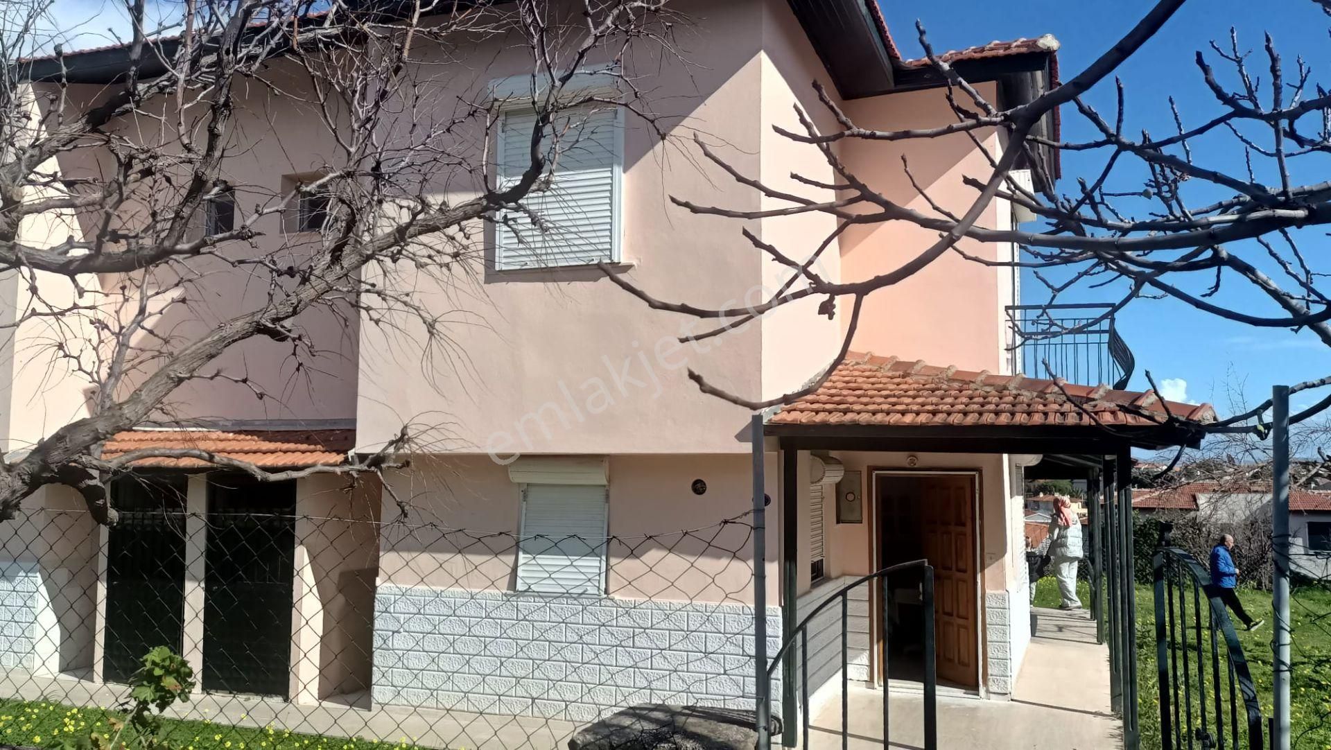 Çeşme Dalyan Ladin Koyuna Yakın Yıllık Kiralık Villa - Görsel 2
