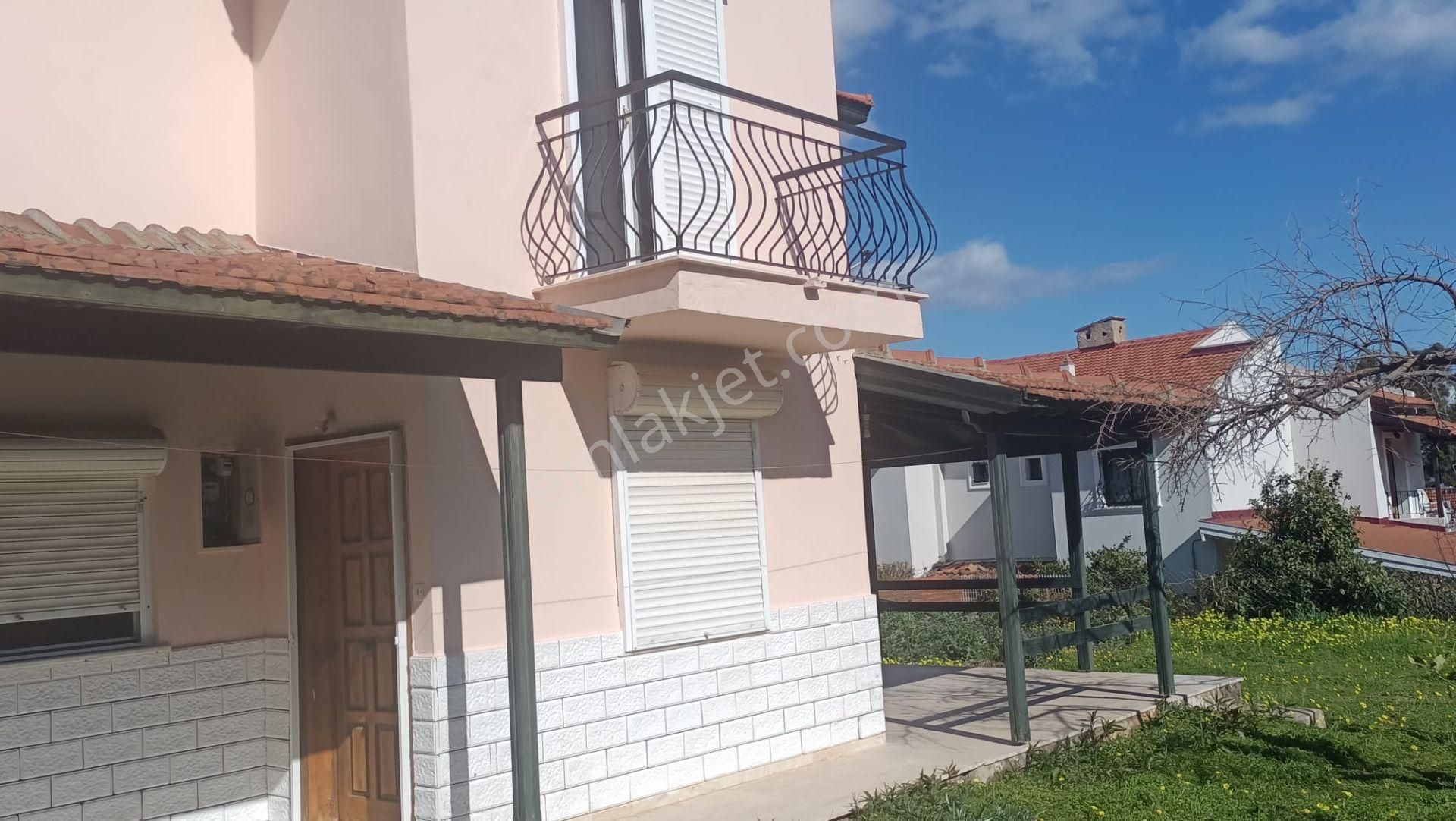 Çeşme Dalyan Ladin Koyuna Yakın Yıllık Kiralık Villa - Görsel 3