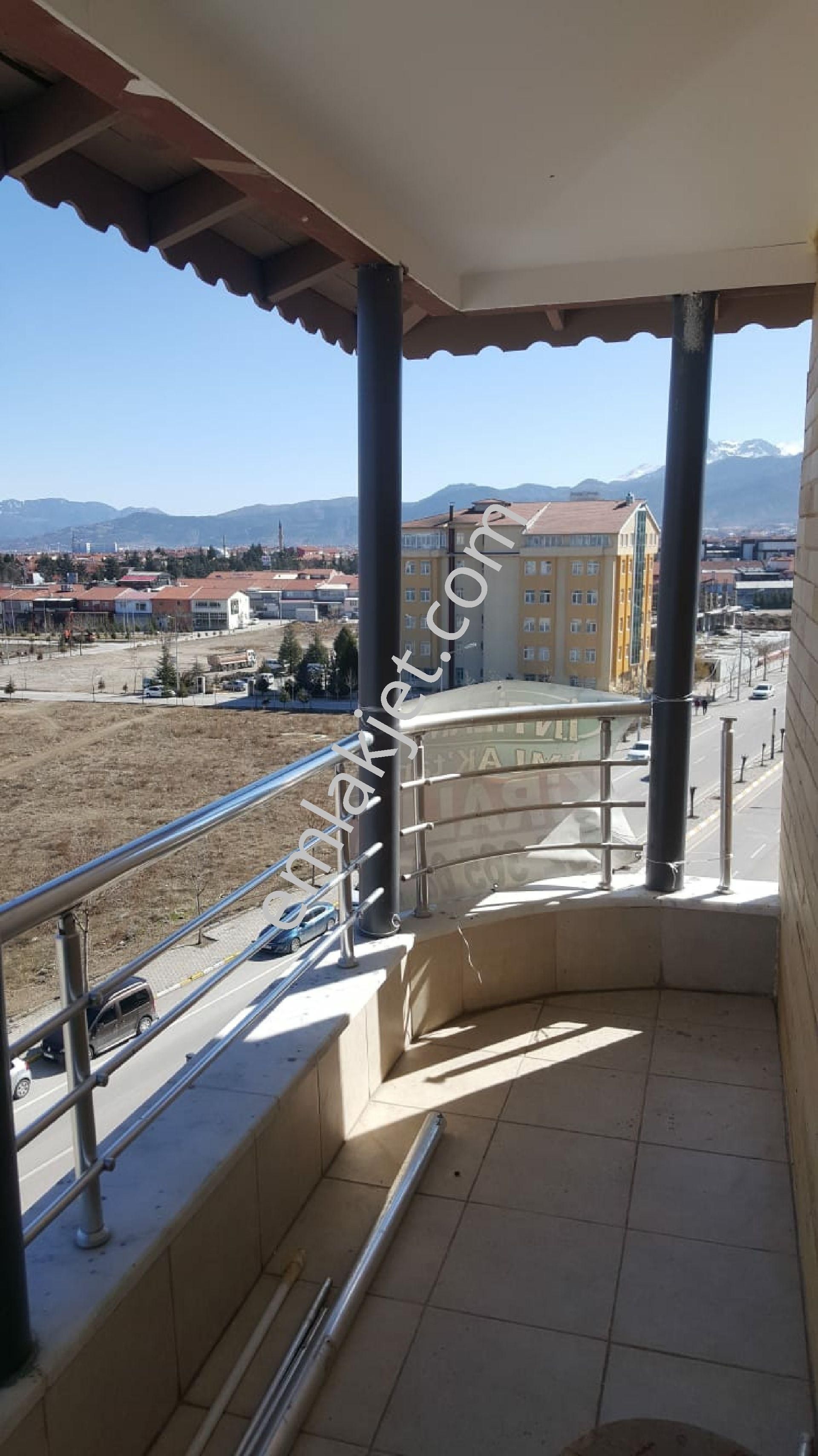 Emlakçıdan Isparta Isparta Merkez Fatih Mahallesi 2+1 Kiralık Daire 750