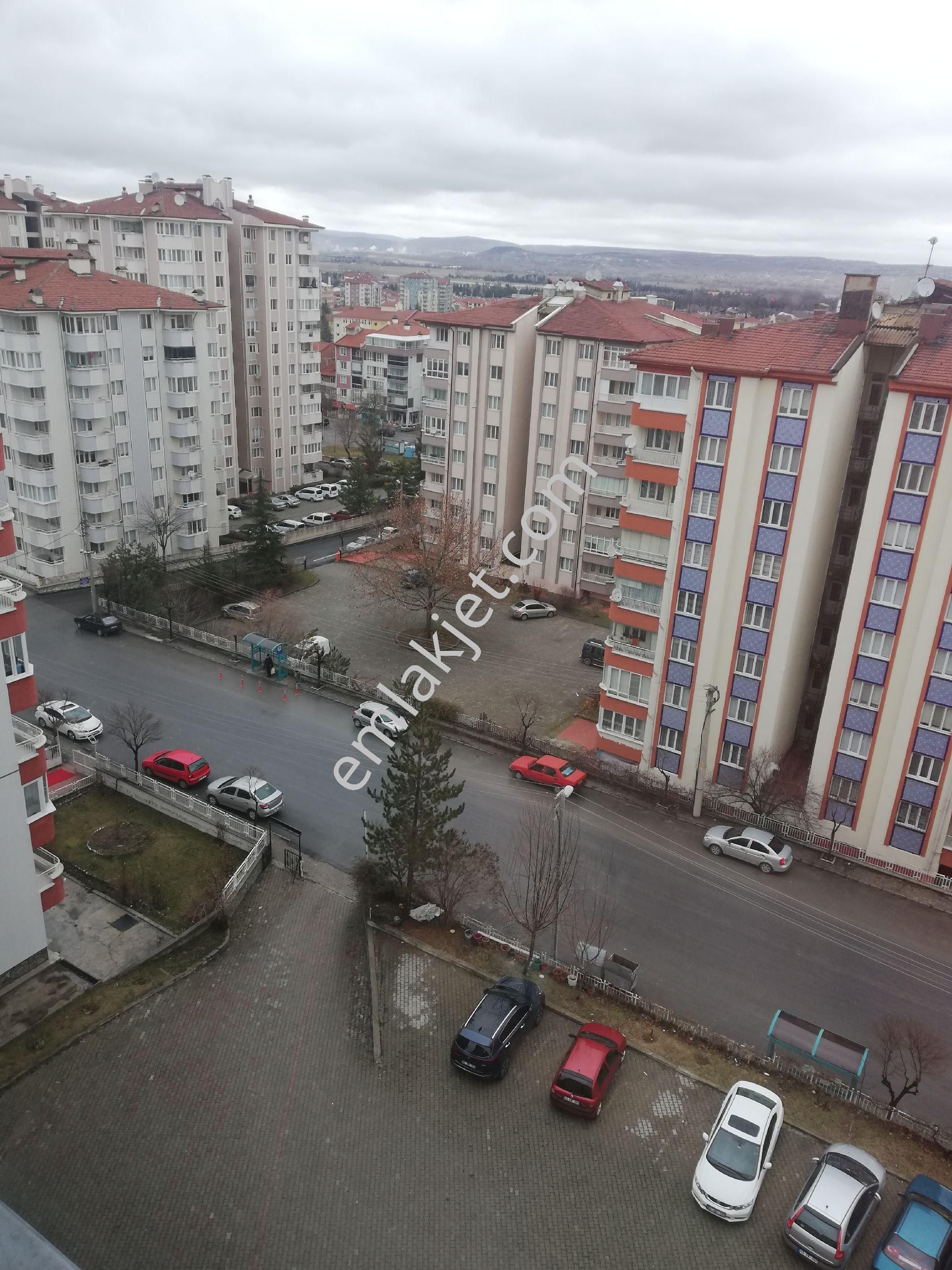 Emlakçıdan Kütahya Kütahya Merkez 75. Yıl Mahallesi 3+1 Kiralık Daire