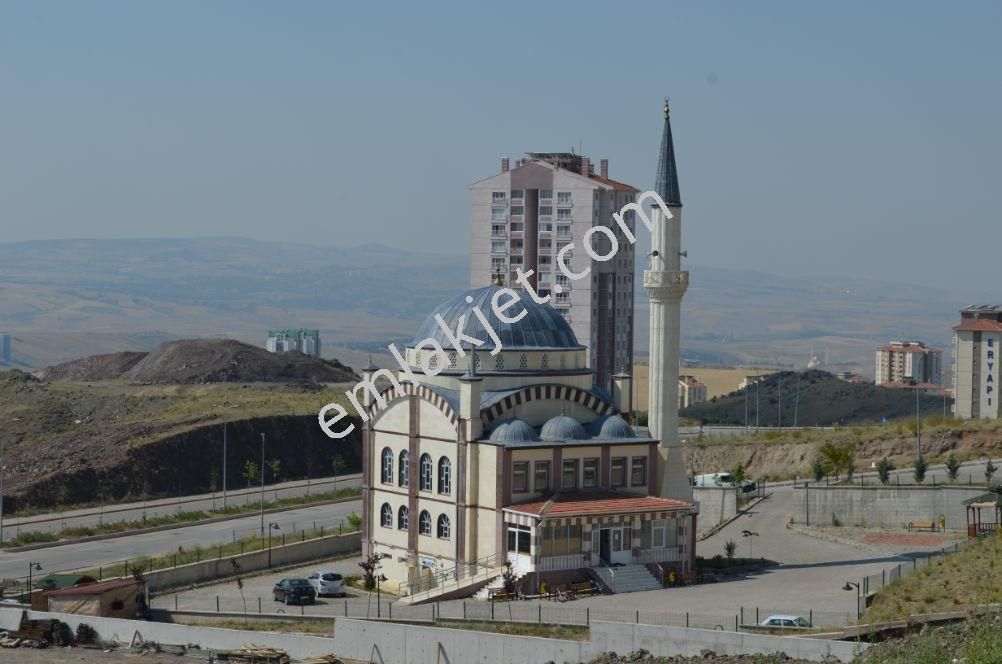 Emlakçıdan Ankara Etimesgut Yapracık Mahallesi 3+1 Satılık Daire 180.