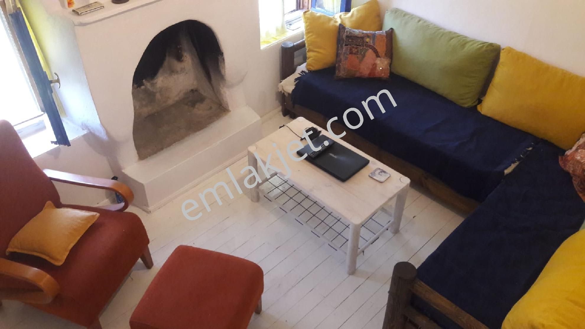 Emlakçıdan Muğla Bodrum Gümüşlük Mahallesi 2+1 Kiralık Daire 500 TL