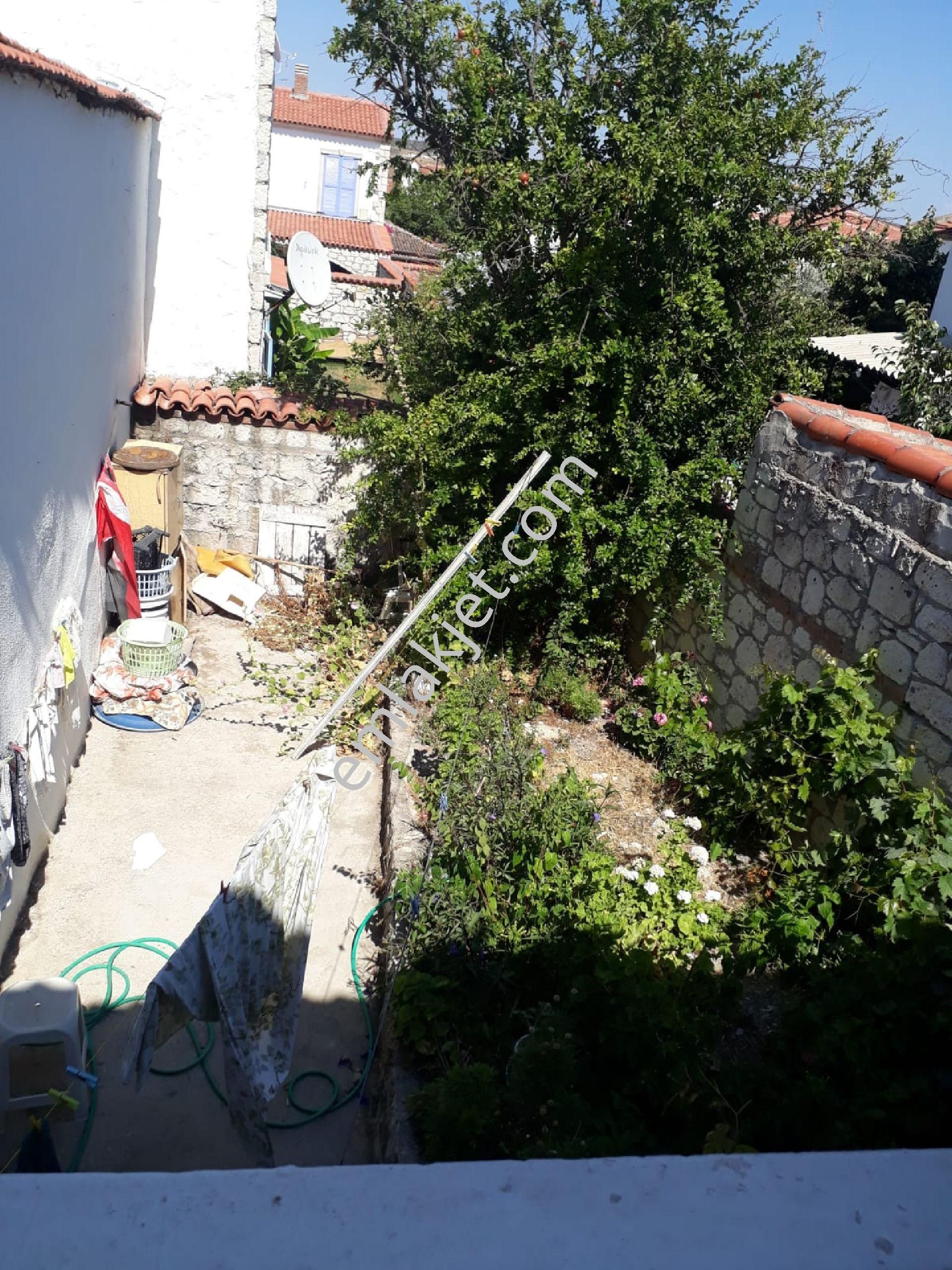 Emlakçıdan İzmir Çeşme Alaçatı Mahallesi 3+1 Satılık Müstakil 2.500.000