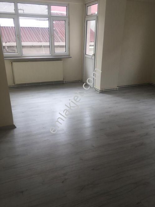 Bahçelievler Cumhuriyet Kiralık Daire Bahçelievler Cumhuriyet Mah. Yıldıztepe Metrosu karşısı Kiralık masrafsız 3+1 120 m2 kat.5 Daira