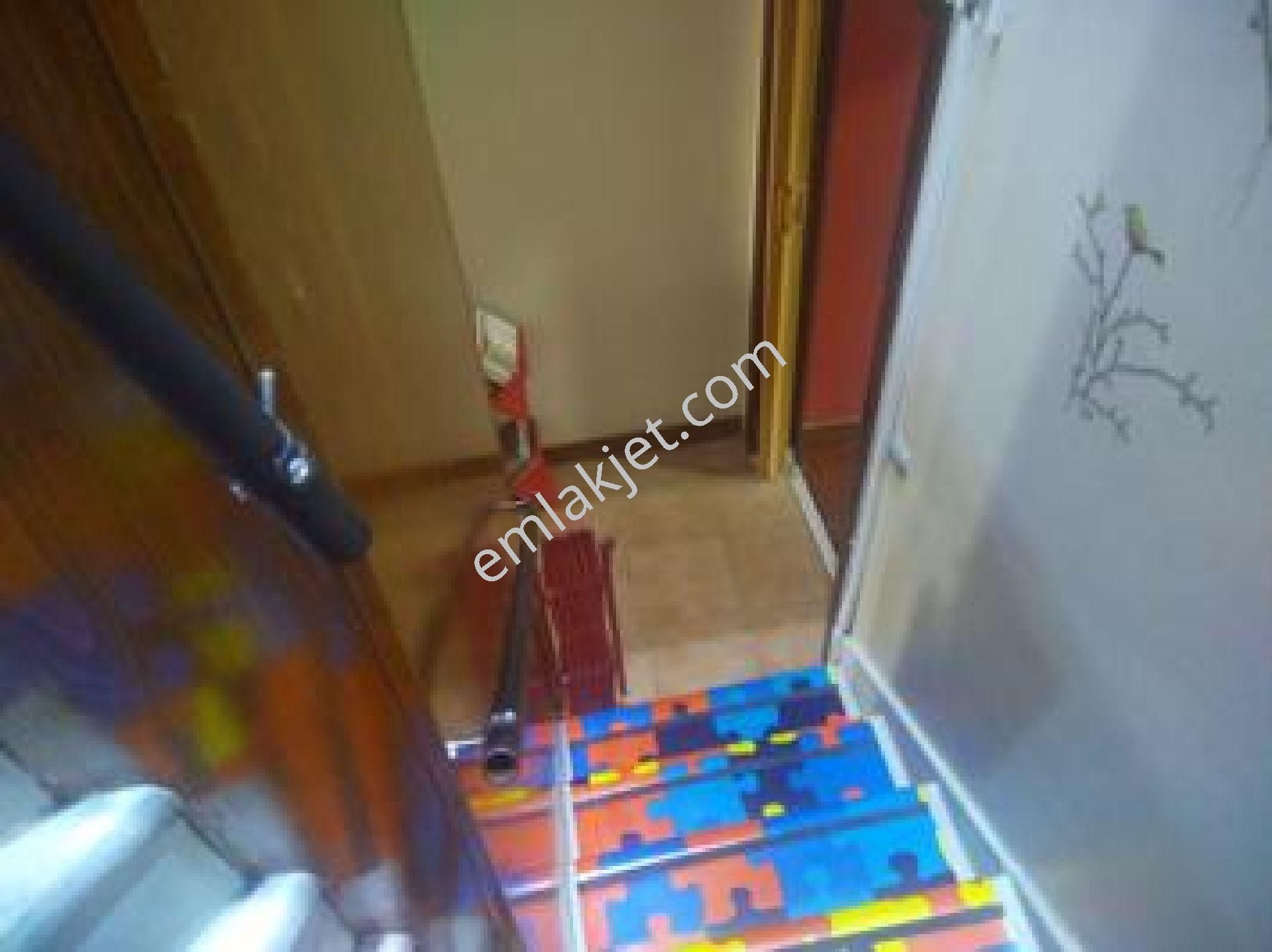 Emlakçıdan İstanbul Büyükçekmece Cumhuriyet Mahallesi 8+ Oda Kiralık
