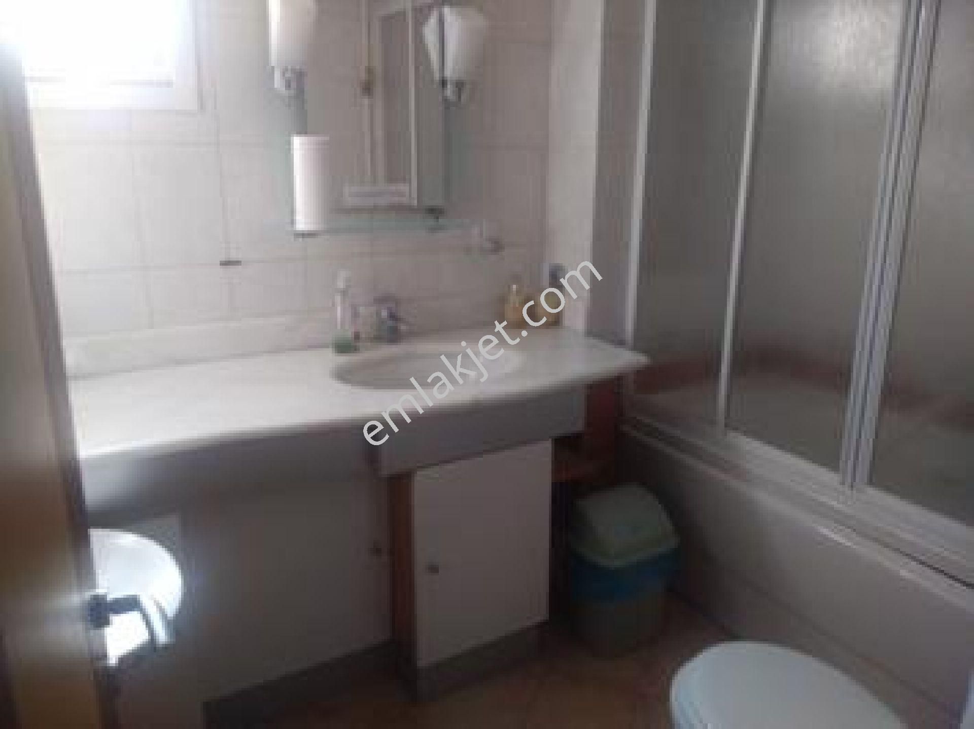 Emlakçıdan İstanbul Büyükçekmece Cumhuriyet Mahallesi 8+ Oda Kiralık