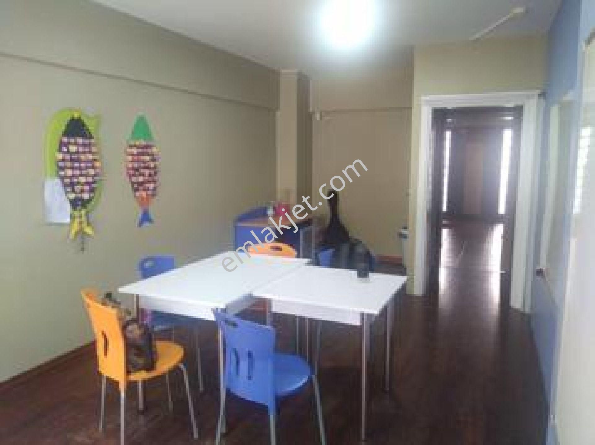 Emlakçıdan İstanbul Büyükçekmece Cumhuriyet Mahallesi 8+ Oda Kiralık