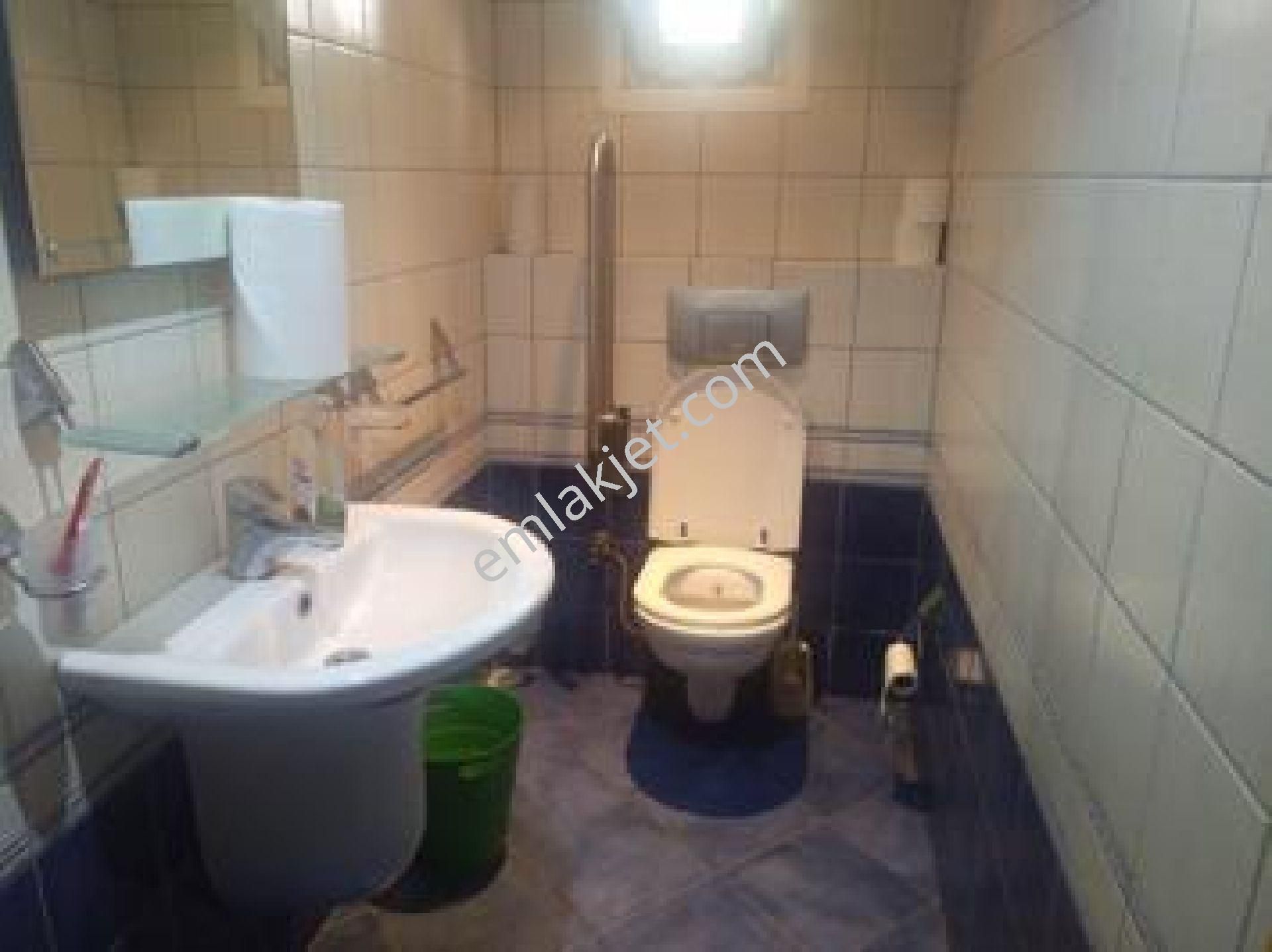 Emlakçıdan İstanbul Büyükçekmece Cumhuriyet Mahallesi 8+ Oda Kiralık