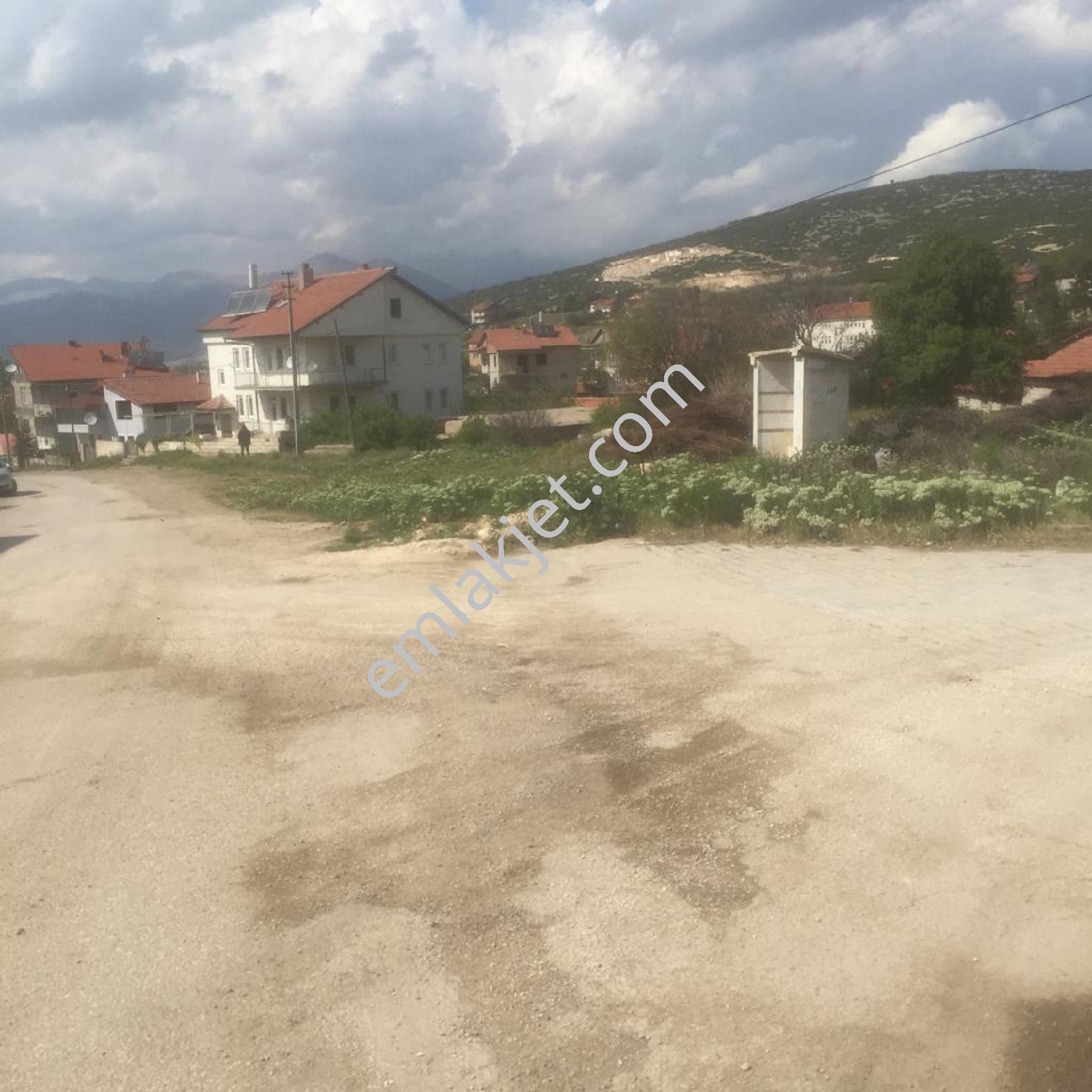 Emlakçıdan Isparta Isparta Merkez Büyükgökçeli Köyü 3+1 Satılık Daire