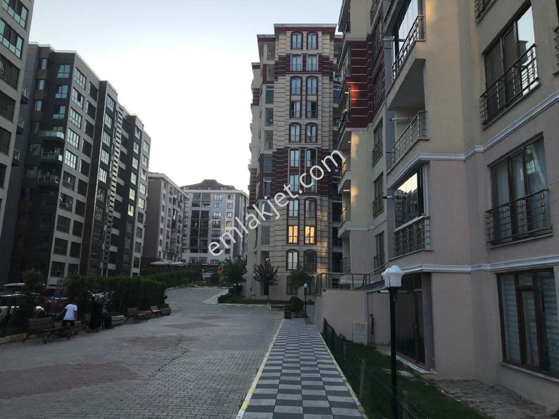 Emlakçıdan İstanbul Beylikdüzü Adnan Kahveci Mahallesi 2+1 Kiralık