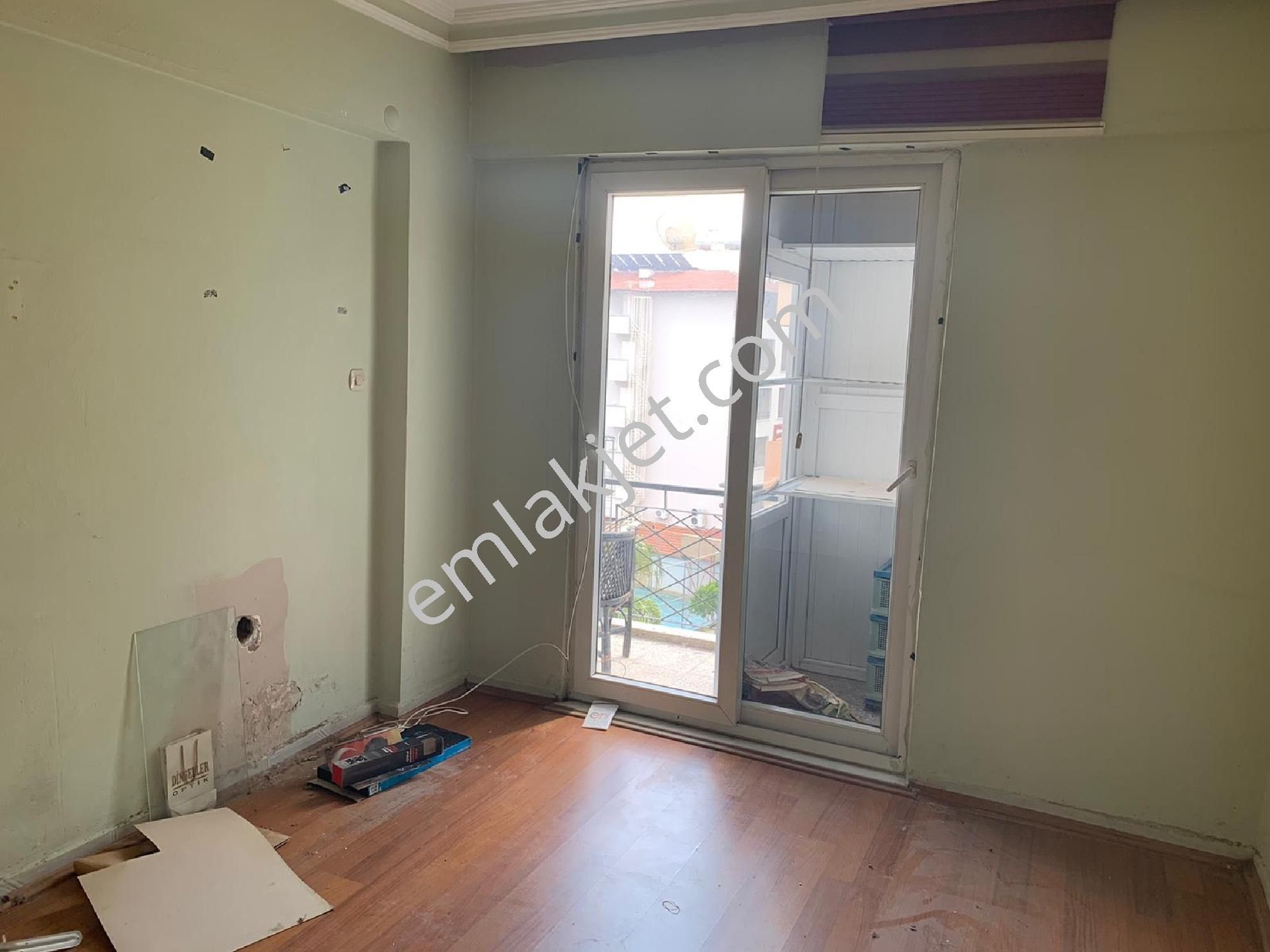 Emlakçıdan Antalya Alanya Güller Pınarı Mahallesi 2+1 Kiralık Daire 1