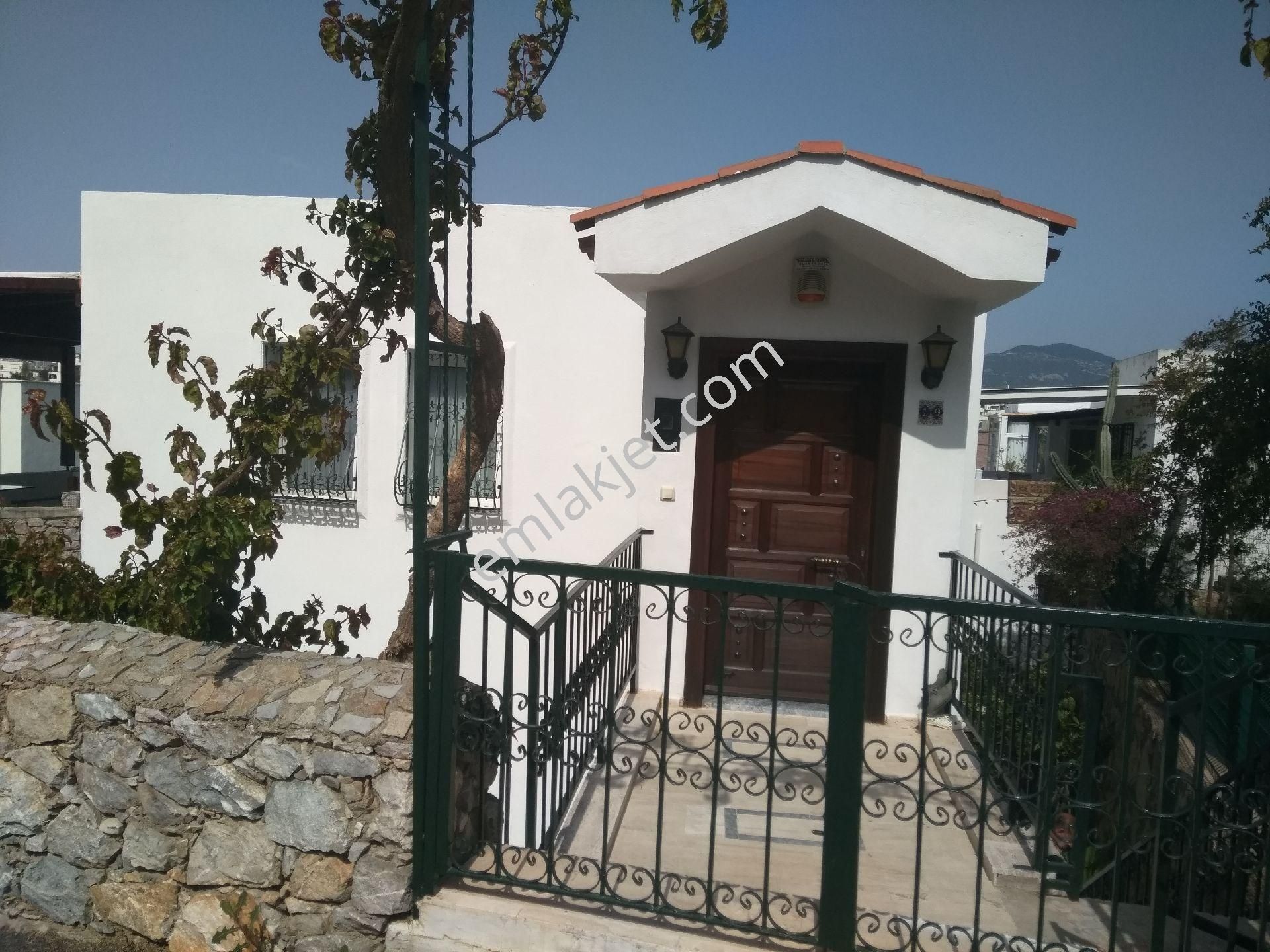 Sahibinden Muğla Bodrum Eskiçeşme Mahallesi 4+1 Satılık Müstakil 2.450.