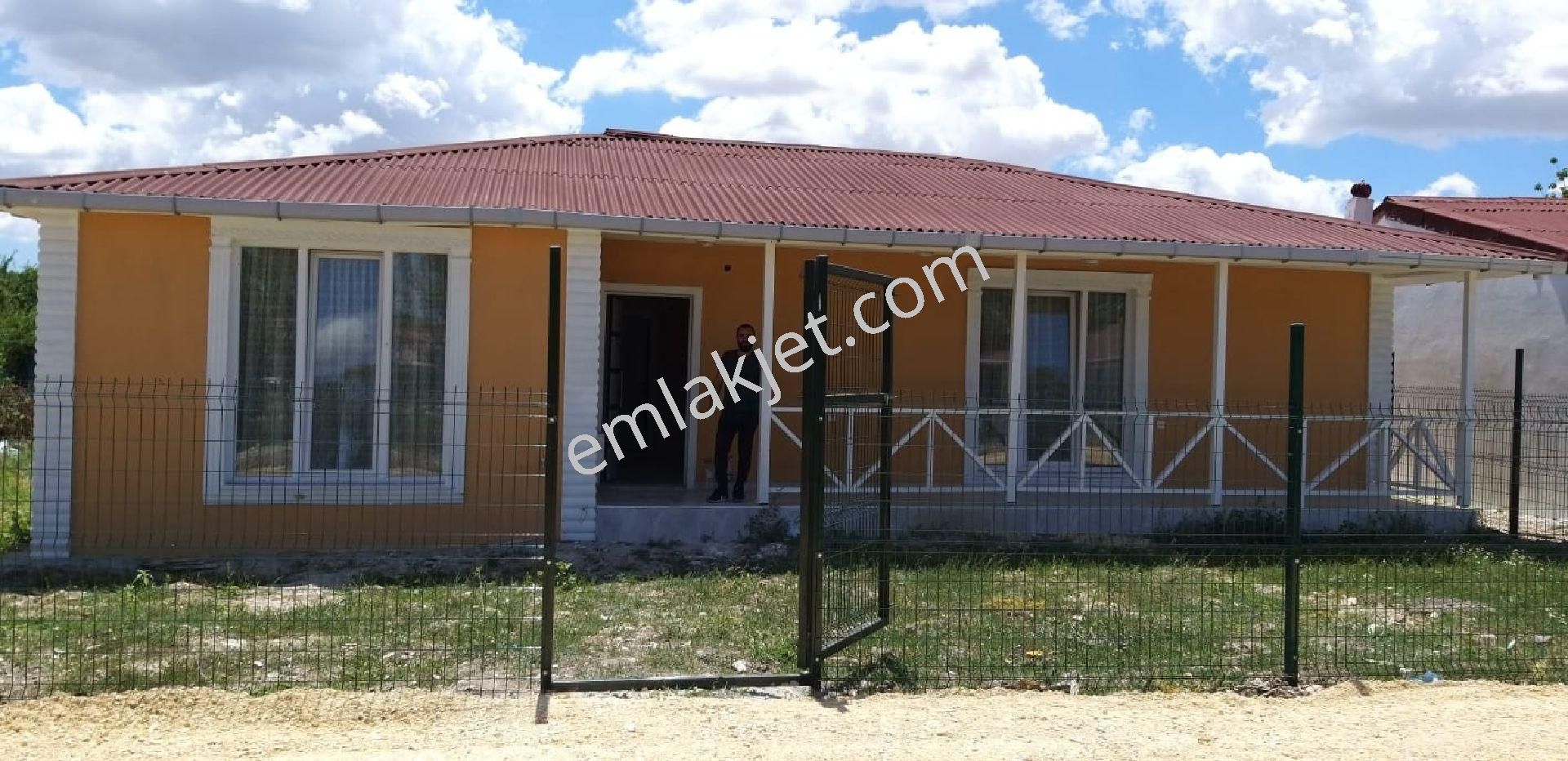 Emlakçıdan İstanbul Çatalca Gökçeali Mahallesi 1+1 Satılık Müstakil 310