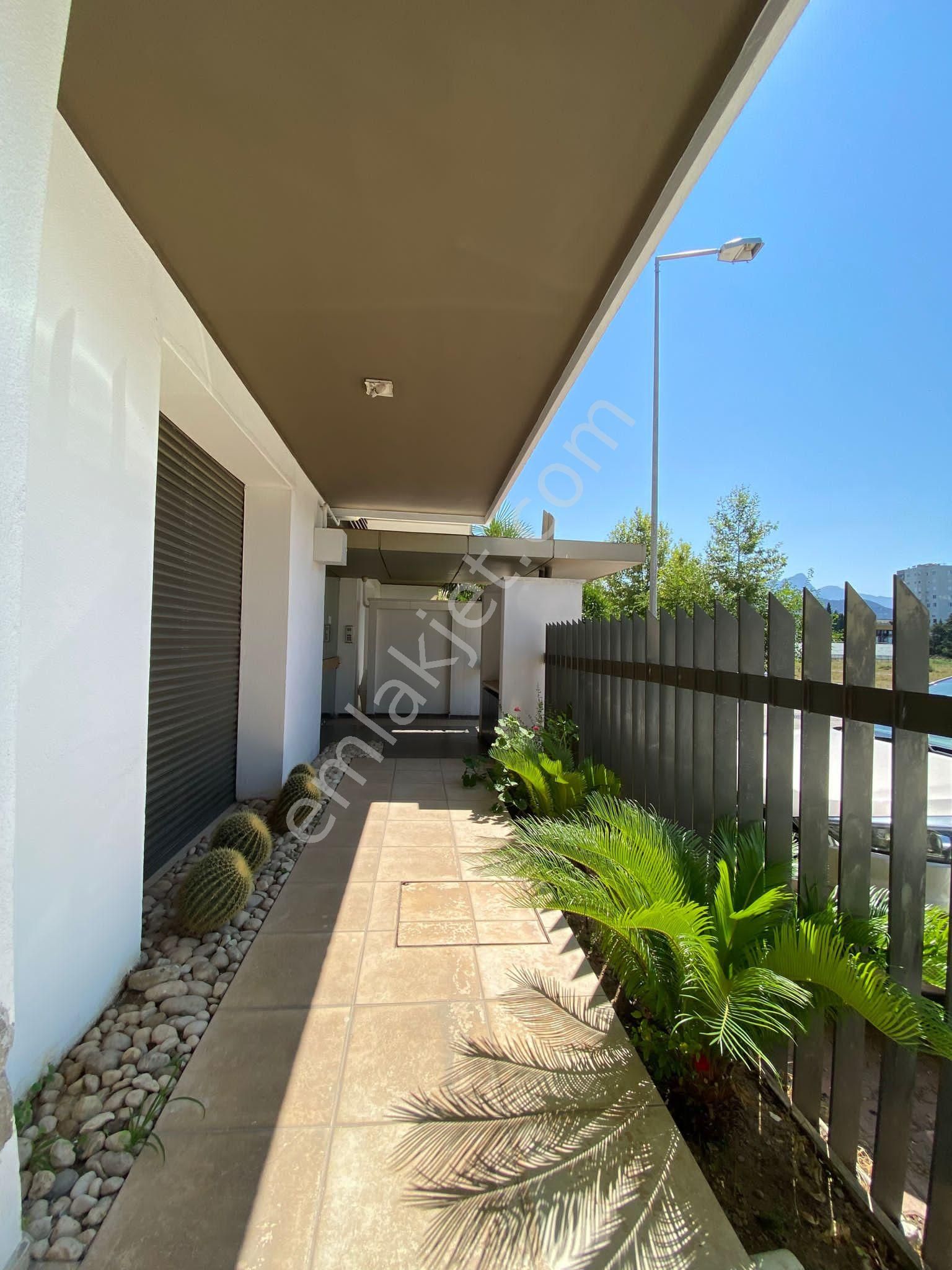 Konyaaltı Gürsu'da Denize Yakın Havuzlu Butik Sitede Full Eşyalı 1.5+1 Arakat Daire - Görsel 4