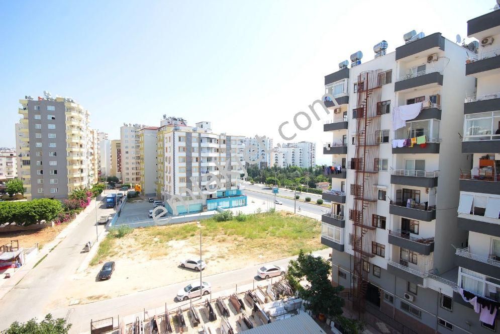 Emlakçıdan Mersin Mezitli Akdeniz Mahallesi 2+1 Satılık Daire 340.000