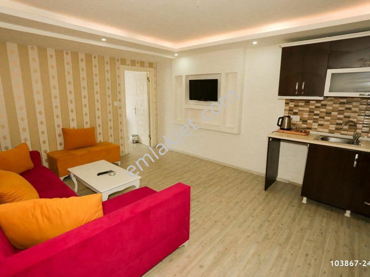 Emlakçıdan İstanbul Zeytinburnu Seyitnizam Mahallesi 1+1 Günlük Kiralık