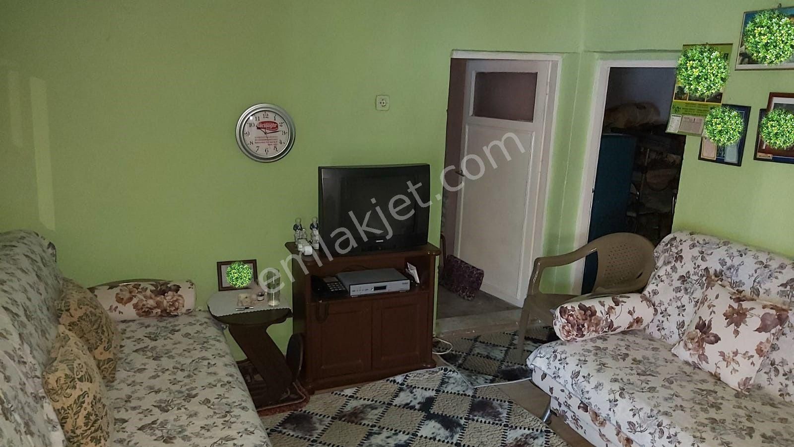 Emlakçıdan Aydın Söke Doğanbey Mahallesi 4+2 Satılık Müstakil 495.000