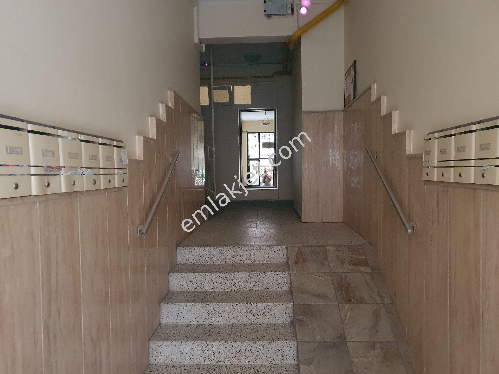 Bornova Da 4+1 Kiralık Yapılı Daire - Görsel 22