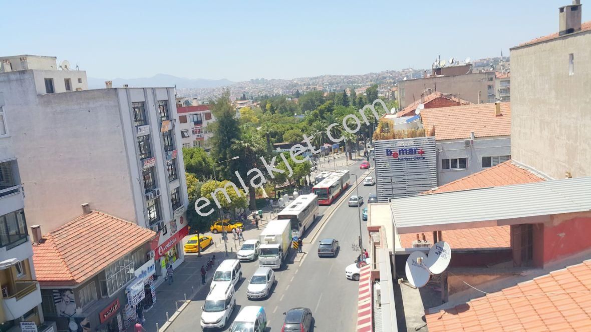 Emlakçıdan İzmir Buca Yiğitler Mahallesi 3+1 Satılık Daire 445.000 TL