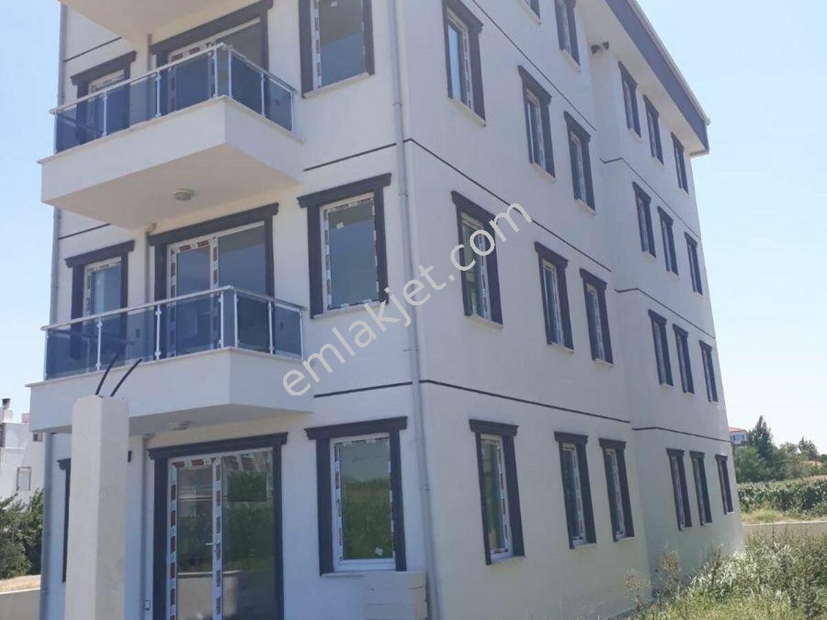 Emlakçıdan Balıkesir Ayvalık Altınova Mahallesi 1+1 Satılık Daire 175