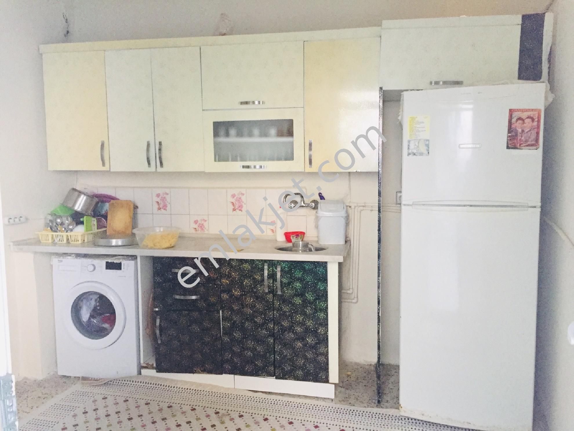 Emlakçıdan Kilis Kilis Merkez Muallim Rıfat Bilge Mahallesi 2+1 Satılık