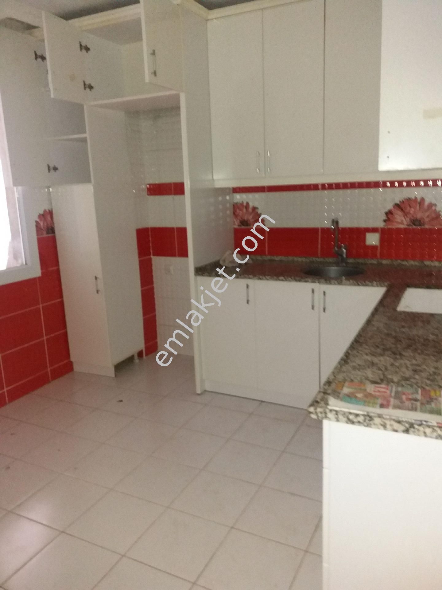 Karabaglarda 4 Katlı Binanın 2 Katı Satılık Daire 1 .ve 3 .katı - Görsel 5