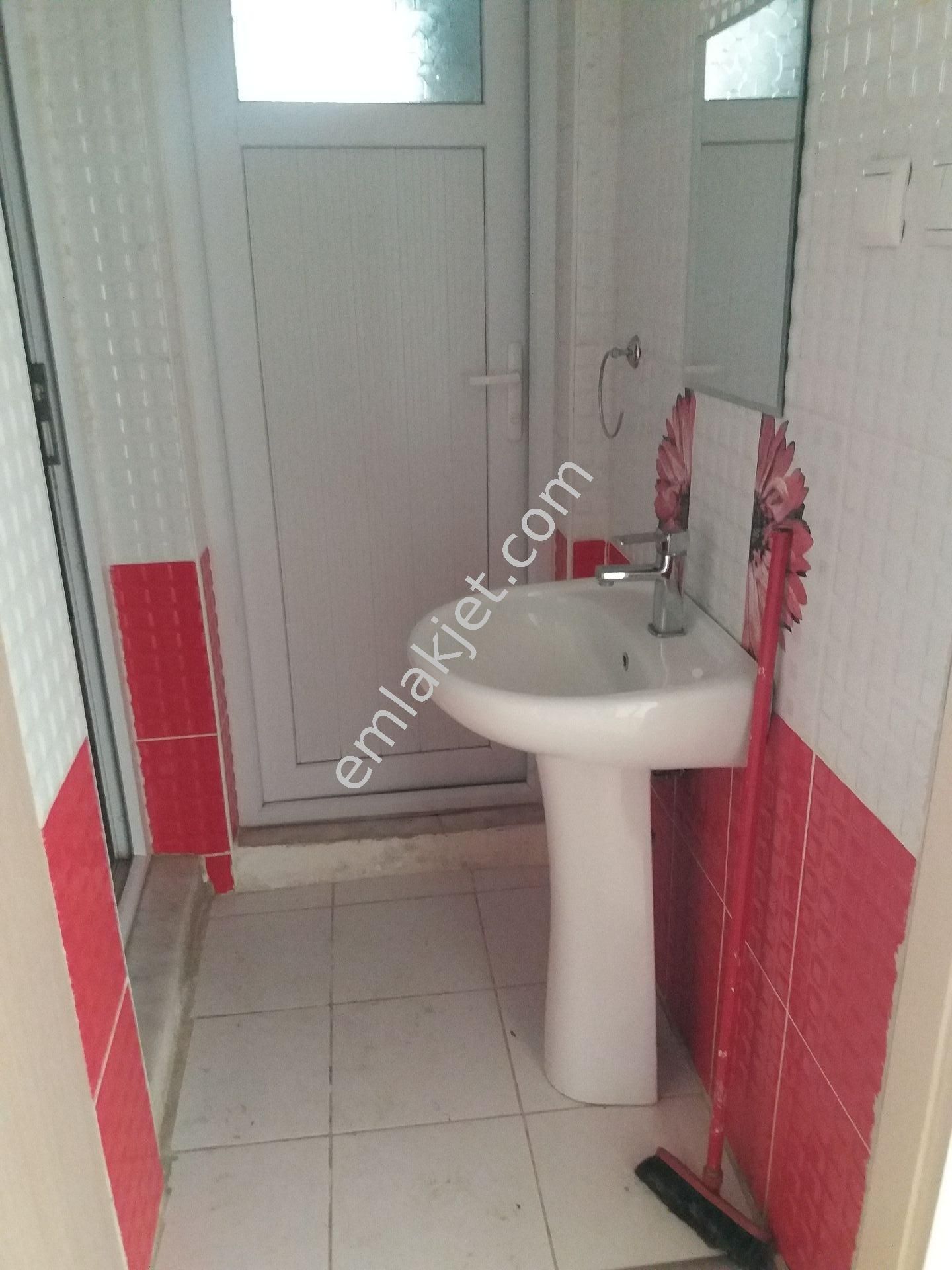 Karabaglarda 4 Katlı Binanın 2 Katı Satılık Daire 1 .ve 3 .katı - Görsel 10