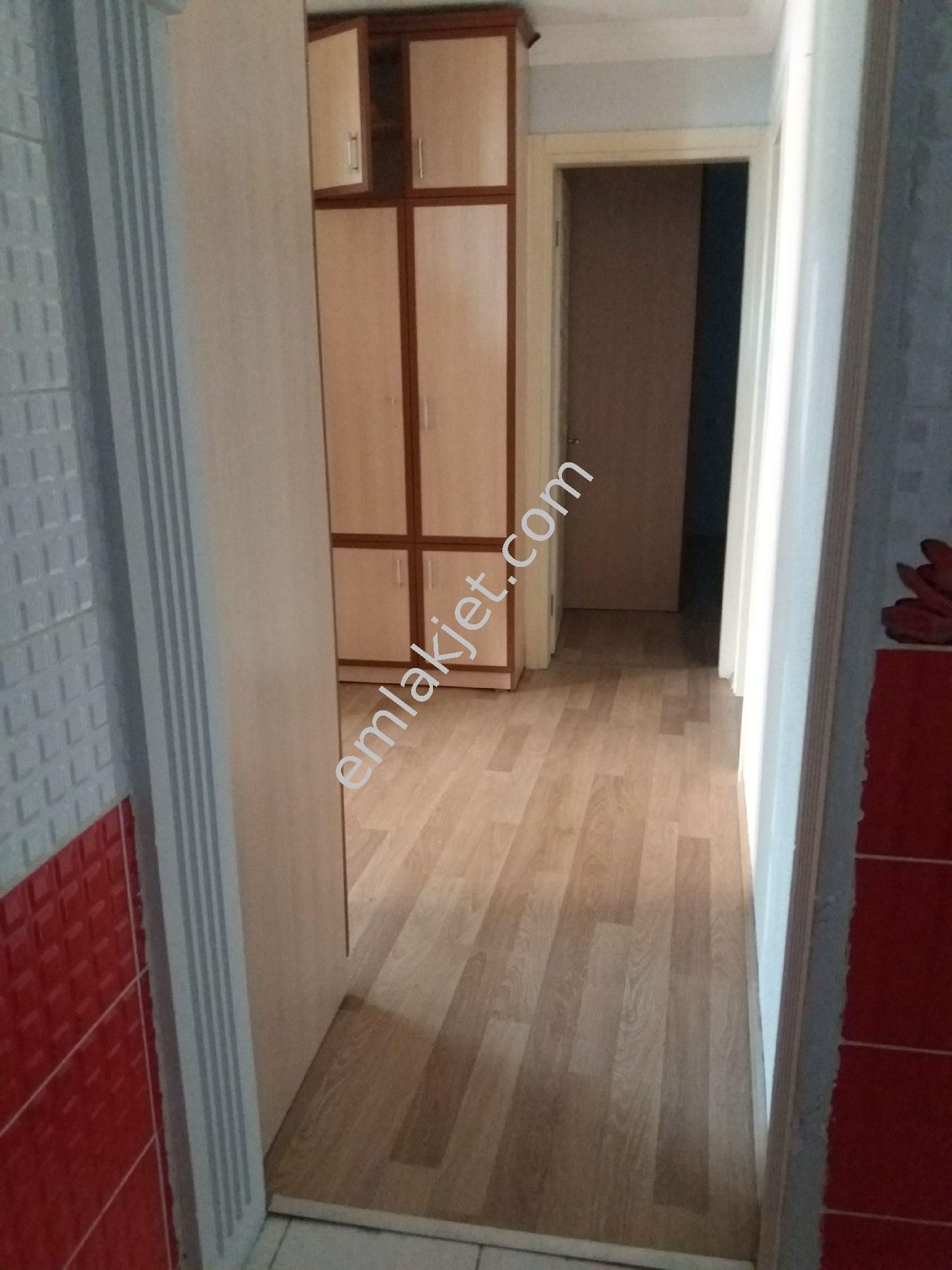 Karabaglarda 4 Katlı Binanın 2 Katı Satılık Daire 1 .ve 3 .katı - Görsel 8