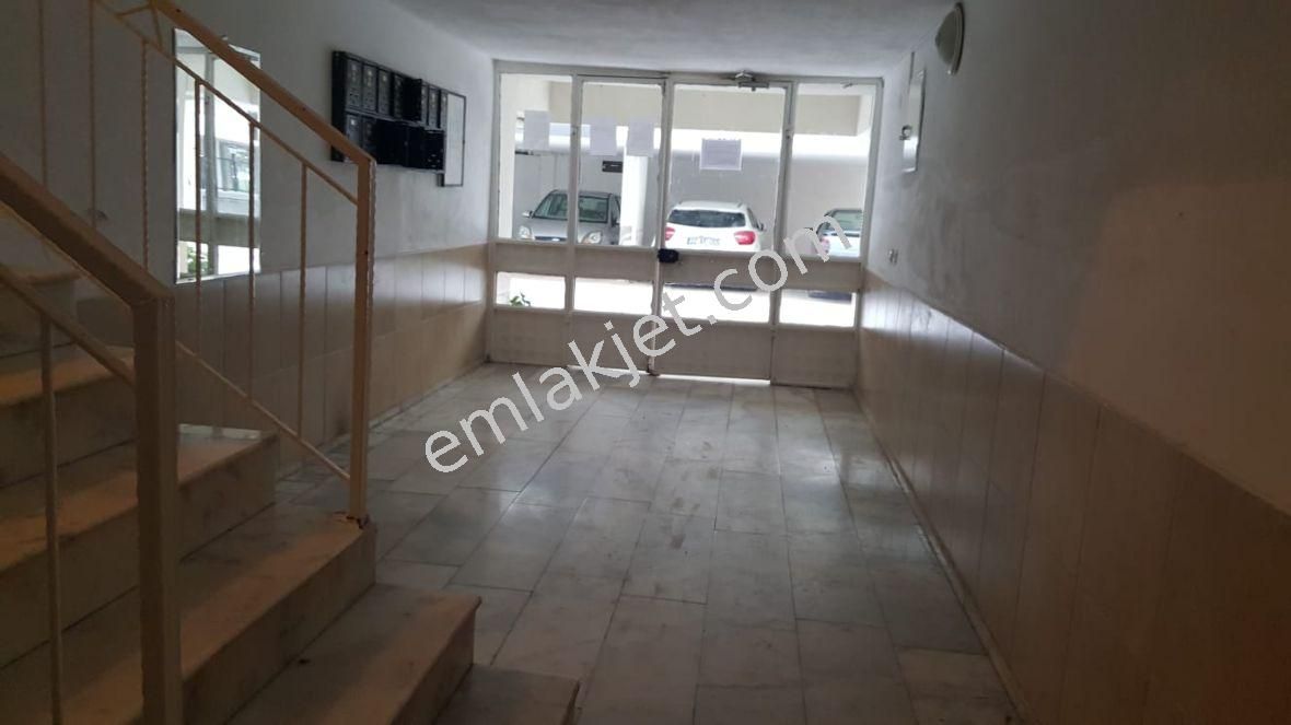 Emlakçıdan Balıkesir Ayvalık Küçükköy Mahallesi 3+1 Satılık Daire 360
