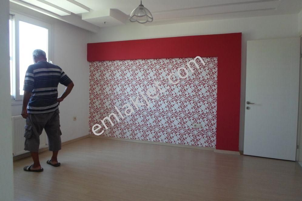 Emlakçıdan Mersin Mezitli Merkez Mahallesi 3+1 Kiralık Daire 1.750 TL