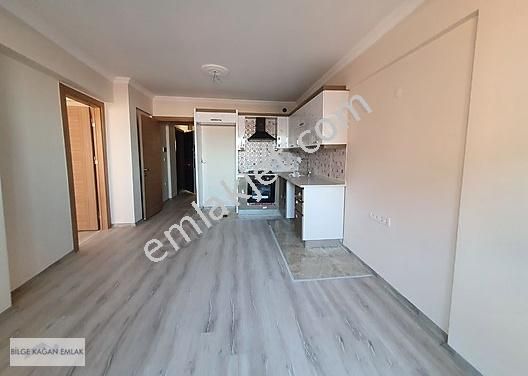 Bayraklıda Satılık Lüks 3+1 Daire