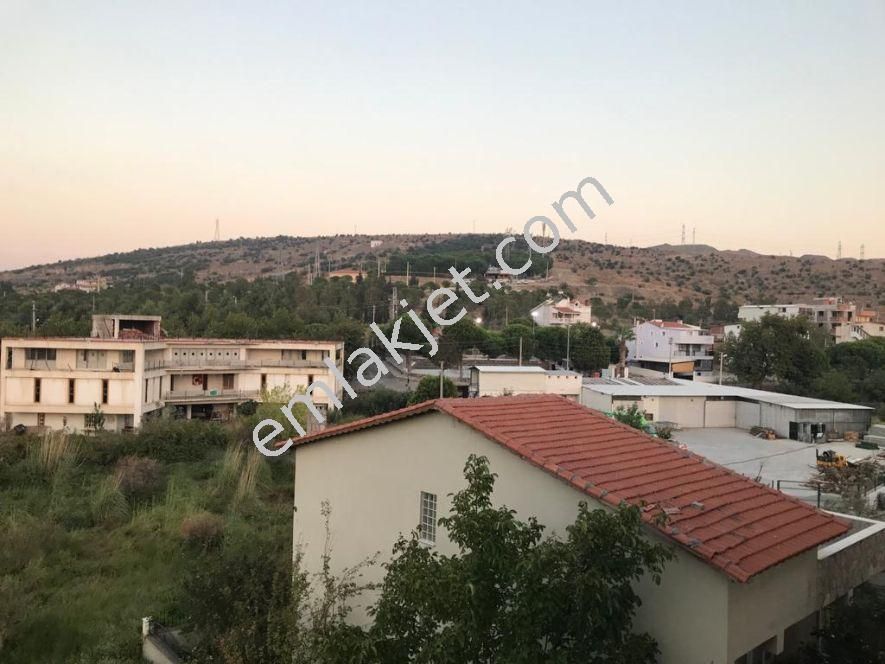 Emlakçıdan İzmir Aliağa Yenişakran Mahallesi 4+1 Satılık Daire 495.000