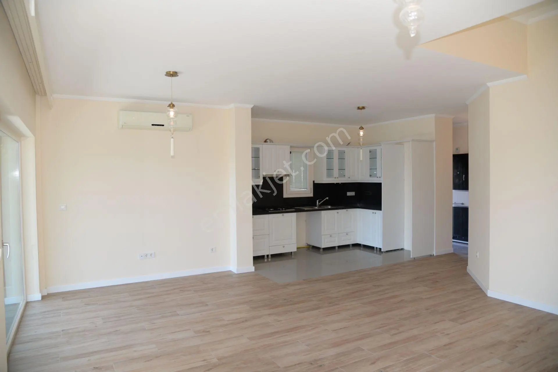 Bodrum Kumbahçede Ayrıcalıklı Bir Konumda Denize Sıfır Son Daire - Görsel 3
