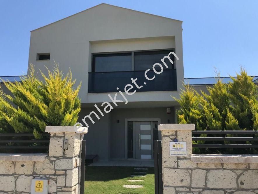 Emlakçıdan İzmir Çeşme Dalyan Mahallesi 5+2 Satılık Daire 8.500.000 TL