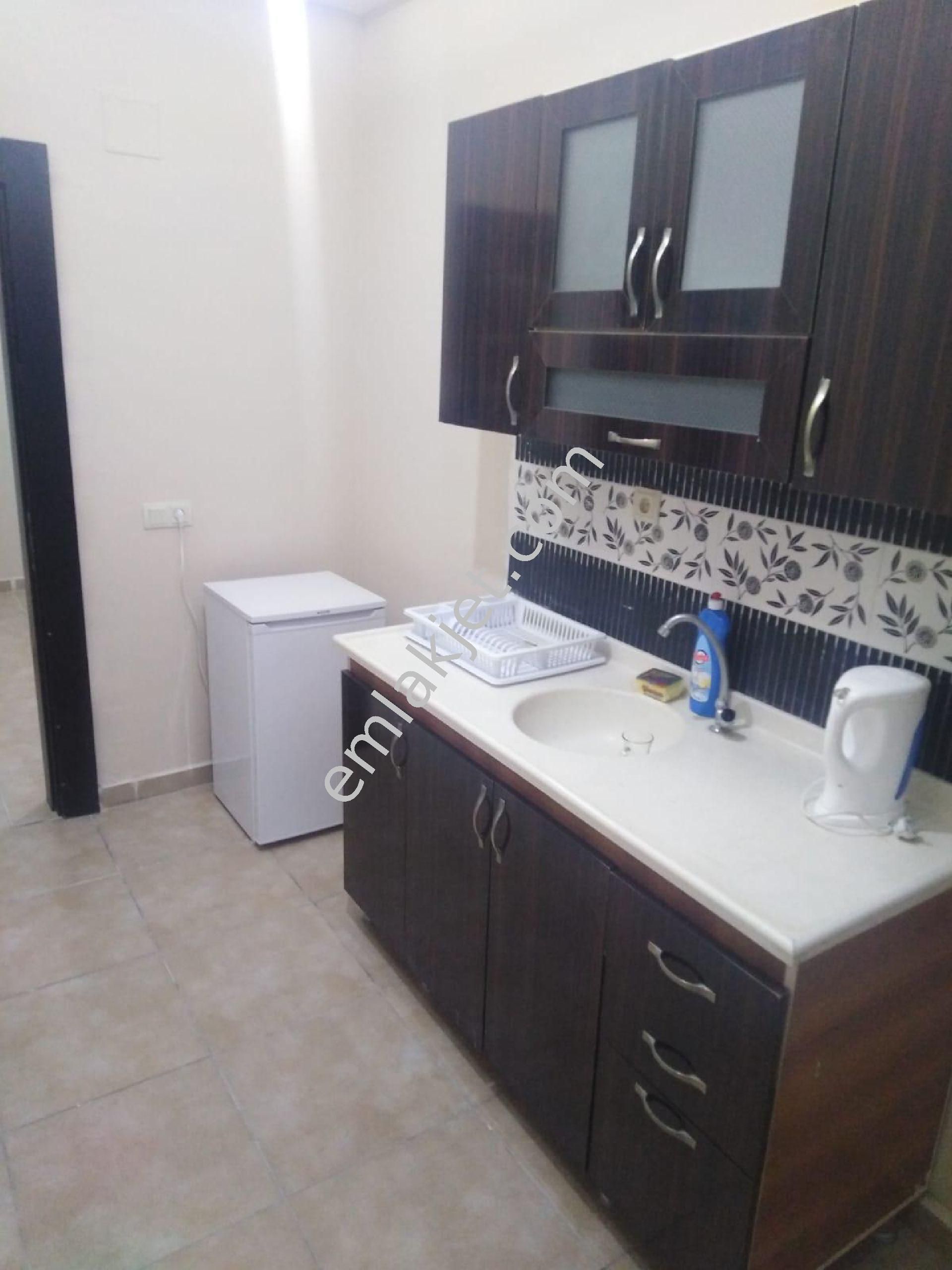 Emlakçıdan Mersin Yenişehir Bahçelievler Mahallesi 1+1 Günlük Kiralık