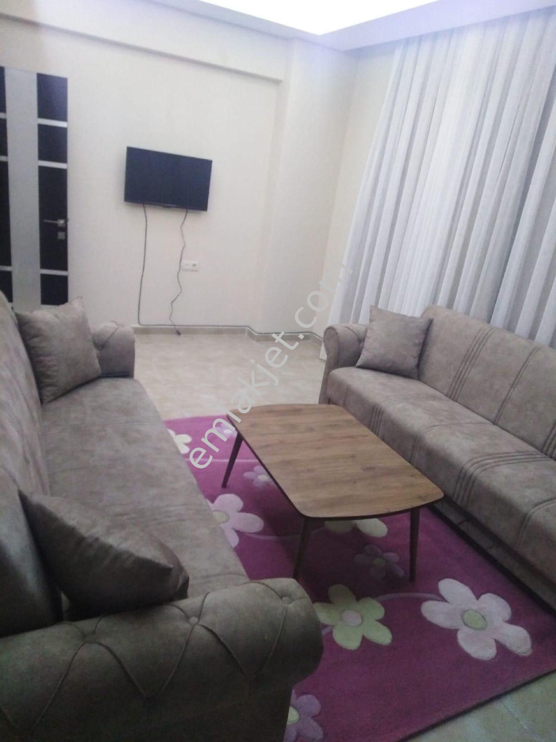 Emlakçıdan Mersin Yenişehir Bahçelievler Mahallesi 1+1 Günlük Kiralık