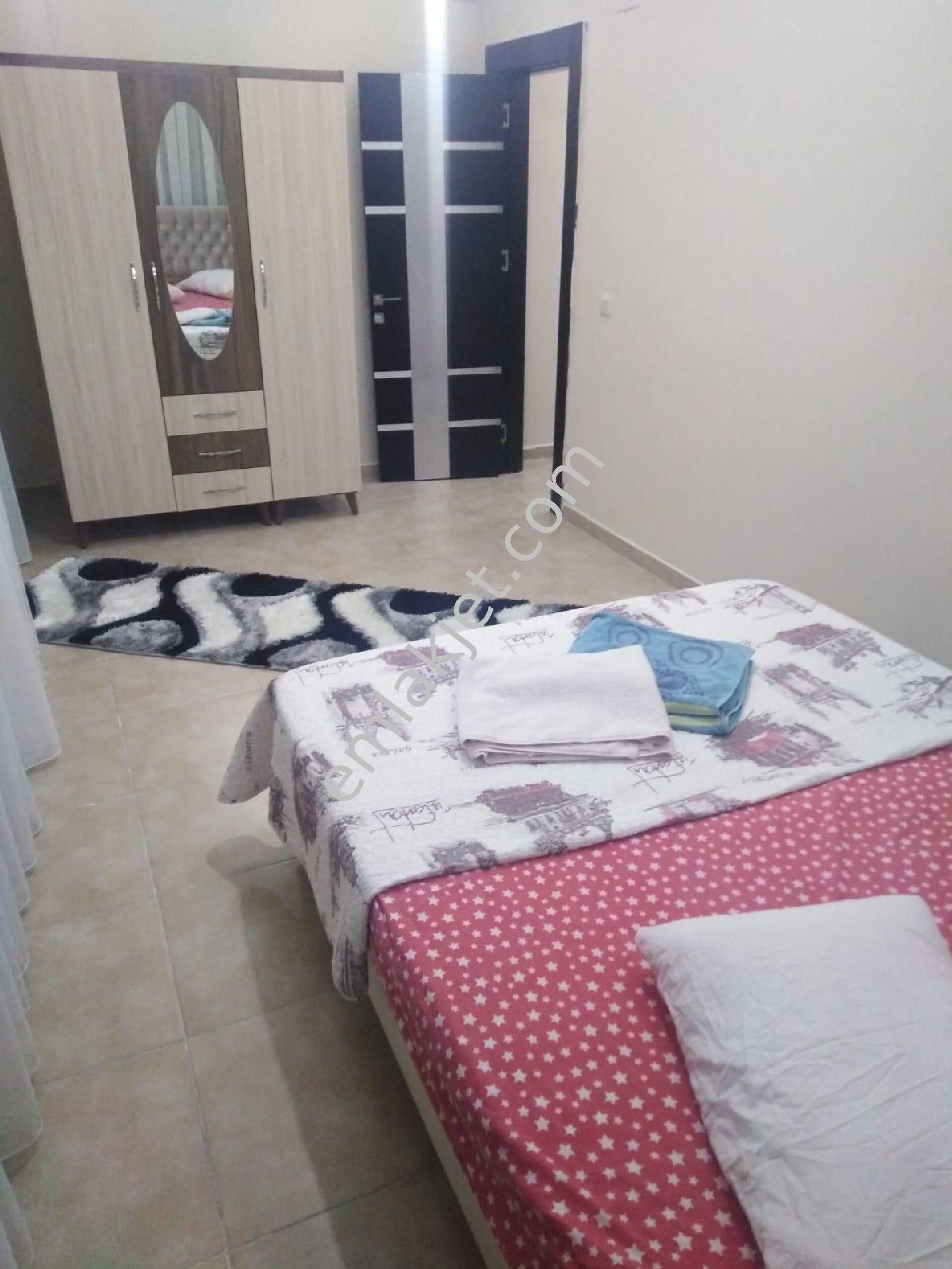 Emlakçıdan Mersin Yenişehir Bahçelievler Mahallesi 1+1 Günlük Kiralık