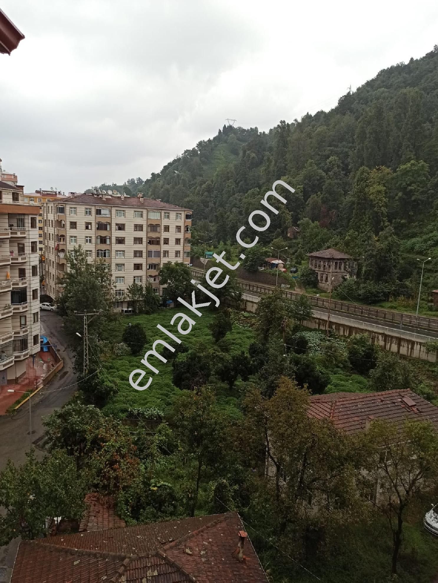 Emlakçıdan Rize Rize Merkez Portakallık Mahallesi 5+2 Satılık Daire 665