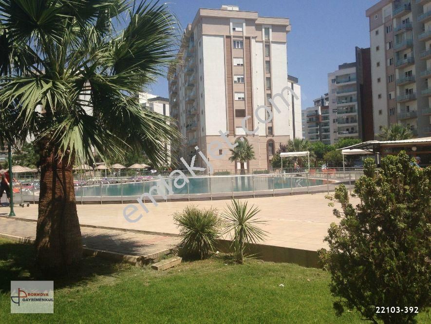 Emlakçıdan İzmir Karşıyaka Mavişehir Mahallesi 3+1 Satılık Daire 1.720