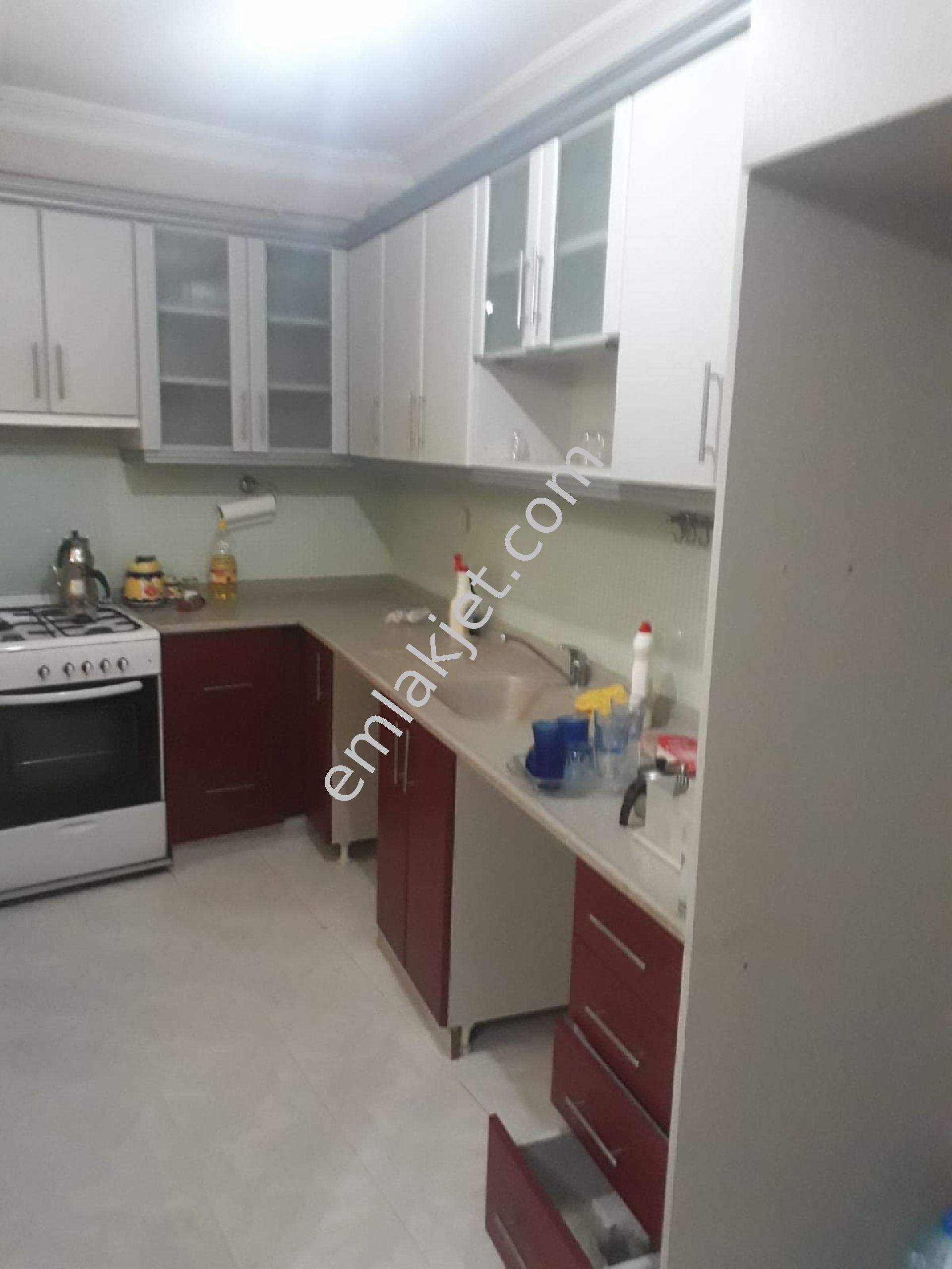 Emlakçıdan İstanbul Bakırköy Osmaniye Mahallesi 2+1 Satılık Daire 470