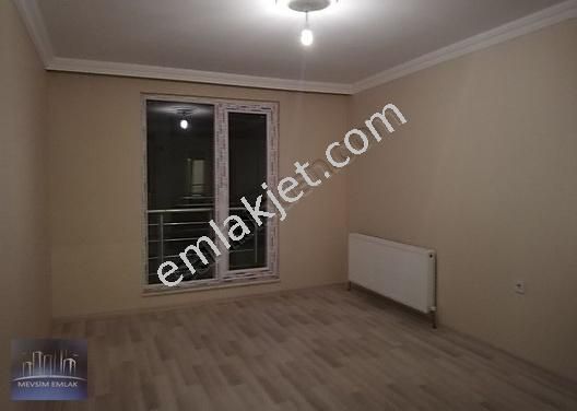 Emlakcidan Van Ipekyolu Hafiziye Mahallesi 2 1 Kiralik Daire 1 050 Tl 8755390