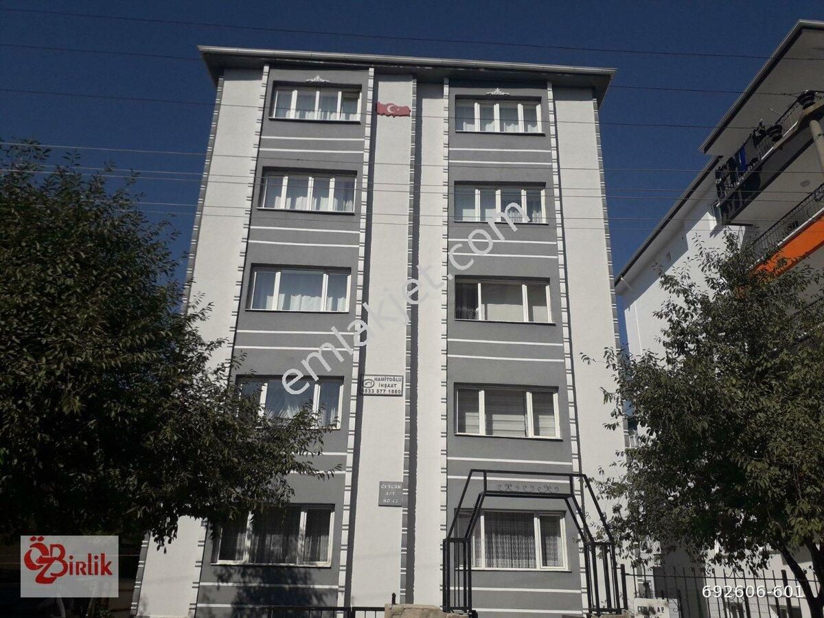 Emlakçıdan Ankara Çubuk Kapaklı Mahallesi 3+1 Satılık Daire 180.000 TL