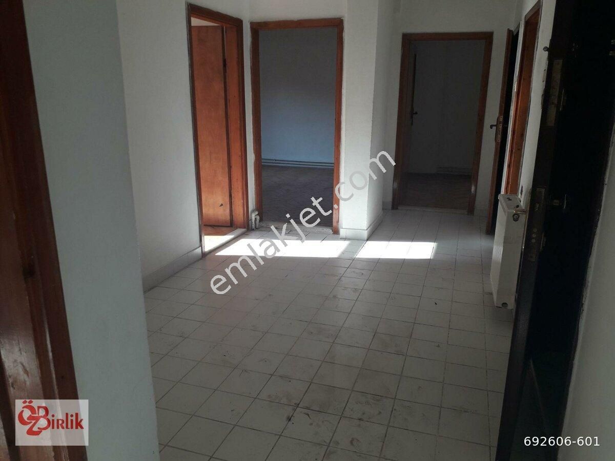 Emlakçıdan Ankara Çubuk Kapaklı Mahallesi 3+1 Satılık Daire 180.000 TL